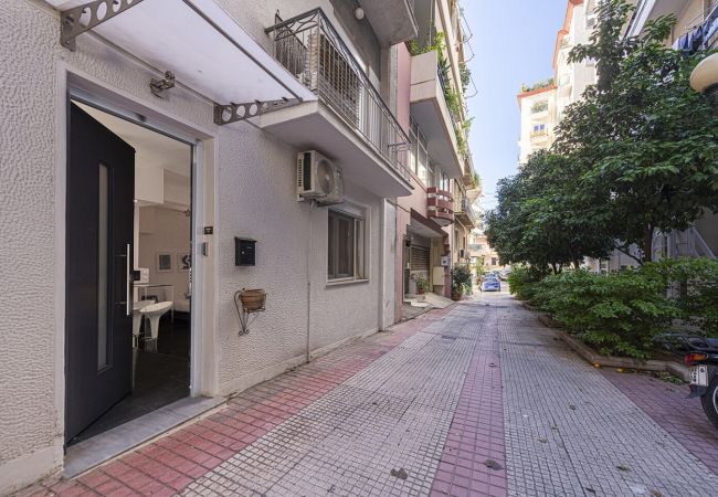 Apartment in Athens - Charming Studio next to Kallimarmaro