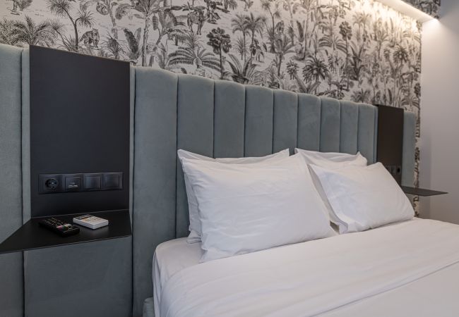 Rent by room in Athens - Kriel Suites by LIV Homes 01 Rent by room in Athens - Kriel Suites by LIV Homes 01