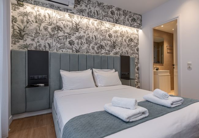 Rent by room in Athens - Kriel Suites by LIV Homes 01 Rent by room in Athens - Kriel Suites by LIV Homes 01