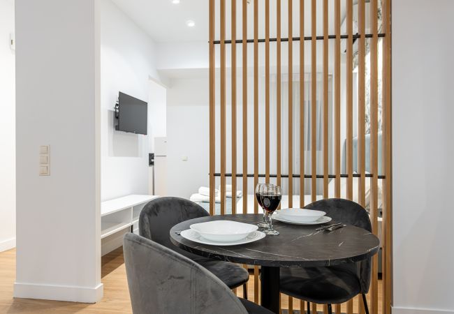 Rent by room in Athens - Kriel Suites by LIV Homes 02 Rent by room in Athens - Kriel Suites by LIV Homes 02