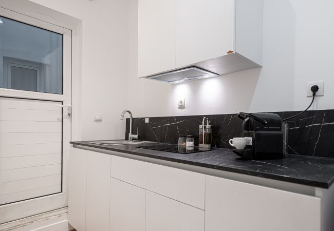 Rent by room in Athens - Kriel Suites by LIV Homes 02 Rent by room in Athens - Kriel Suites by LIV Homes 02