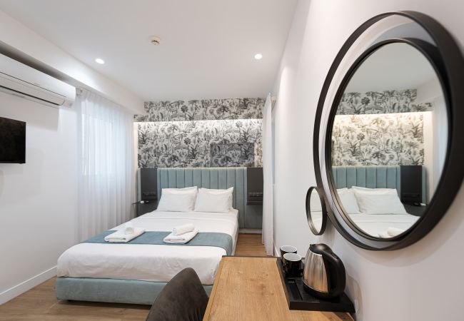 Rent by room in Athens - Kriel Suites by LIV Homes 03 Rent by room in Athens - Kriel Suites by LIV Homes 03