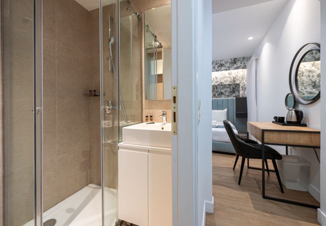 Rent by room in Athens - Kriel Suites by LIV Homes 03 Rent by room in Athens - Kriel Suites by LIV Homes 03