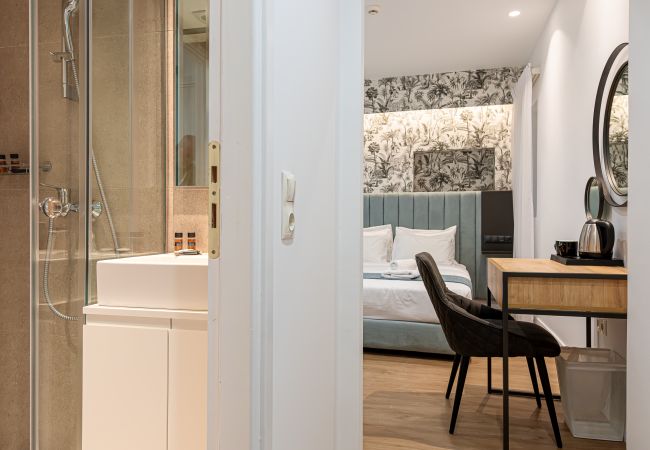 Rent by room in Athens - Kriel Suites by LIV Homes 03 Rent by room in Athens - Kriel Suites by LIV Homes 03
