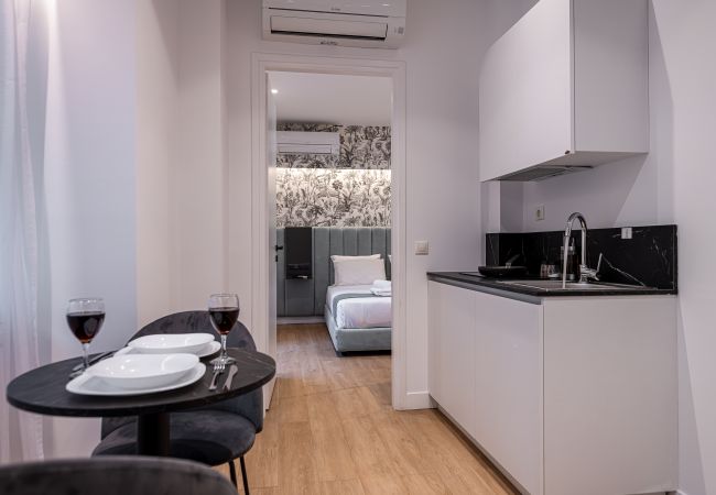 Rent by room in Athens - Kriel Suites by LIV Homes 101 Rent by room in Athens - Kriel Suites by LIV Homes 101