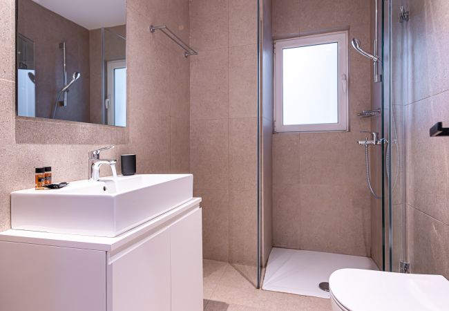 Rent by room in Athens - Kriel Suites by LIV Homes 101 Rent by room in Athens - Kriel Suites by LIV Homes 101