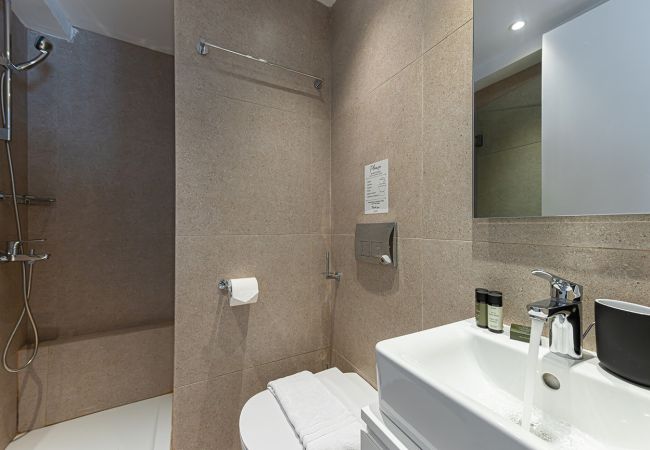 Rent by room in Athens - Kriel Suites by LIV Homes 201 Rent by room in Athens - Kriel Suites by LIV Homes 201