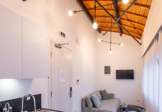 Rent by room in Athens - Kriel Suites by LIV Homes 301 Rent by room in Athens - Kriel Suites by LIV Homes 301