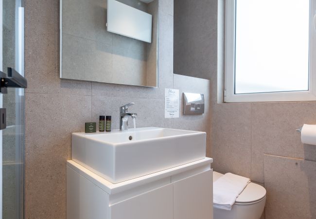 Rent by room in Athens - Kriel Suites by LIV Homes 204 Rent by room in Athens - Kriel Suites by LIV Homes 204