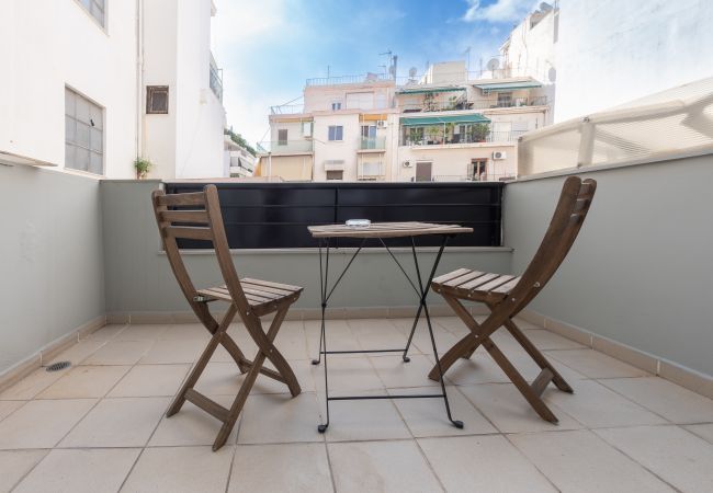 Rent by room in Athens - Kriel Suites by LIV Homes 204 Rent by room in Athens - Kriel Suites by LIV Homes 204