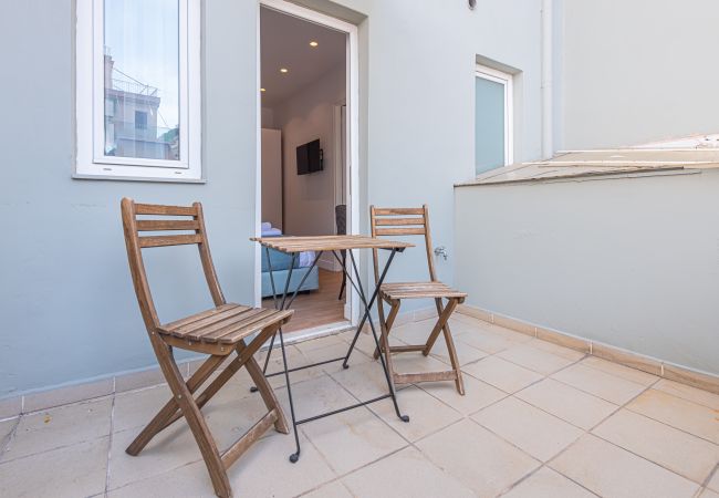 Rent by room in Athens - Kriel Suites by LIV Homes 204 Rent by room in Athens - Kriel Suites by LIV Homes 204