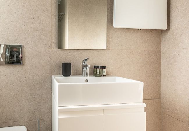 Rent by room in Athens - Kriel Suites by LIV Homes 303 Rent by room in Athens - Kriel Suites by LIV Homes 303