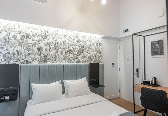 Rent by room in Athens - Kriel Suites by LIV Homes 304 Rent by room in Athens - Kriel Suites by LIV Homes 304