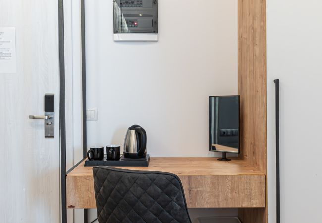 Rent by room in Athens - Kriel Suites by LIV Homes 304 Rent by room in Athens - Kriel Suites by LIV Homes 304