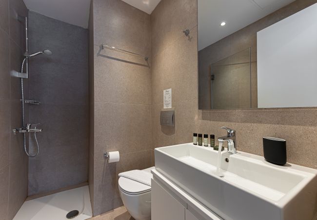 Rent by room in Athens - Kriel Suites by LIV Homes 304 Rent by room in Athens - Kriel Suites by LIV Homes 304