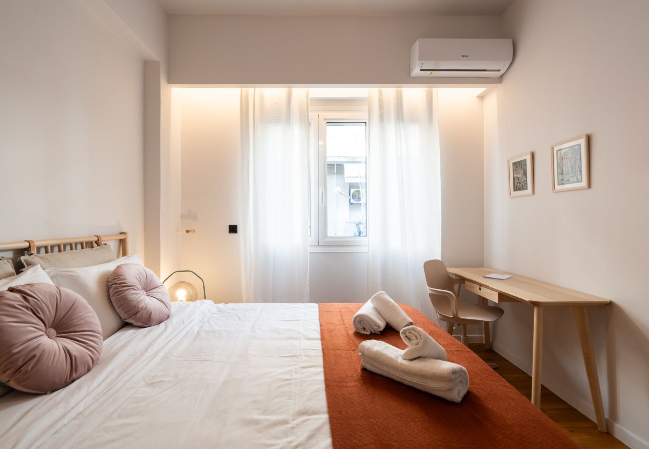 Apartment in Athens - LIV - Modern Heavenly Retreat in Exarcheia