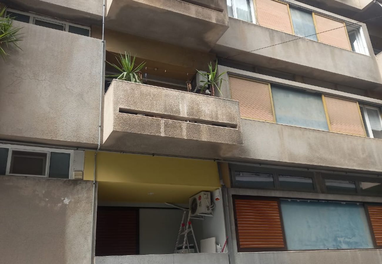 Apartment in Athens - LIV - Comfortable Designer Apt in Lycabettus