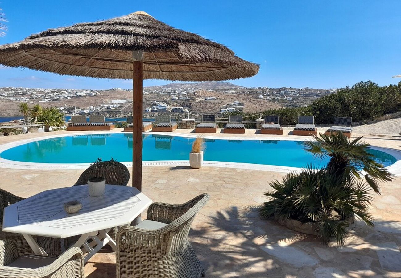 Apartment in Mykonos - Mykonos | Roomy Suite with Poolside Veranda