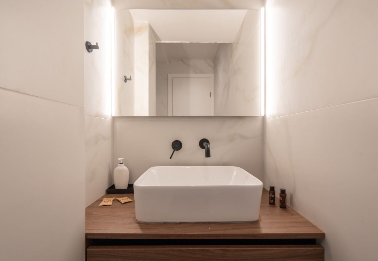 Apartment in Athens - LIV - Spacious Flat for Friends & Family