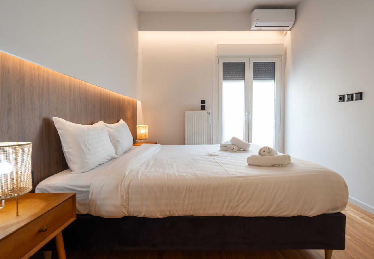 Apartment in Athens - LIV - Spacious Flat for Friends & Family