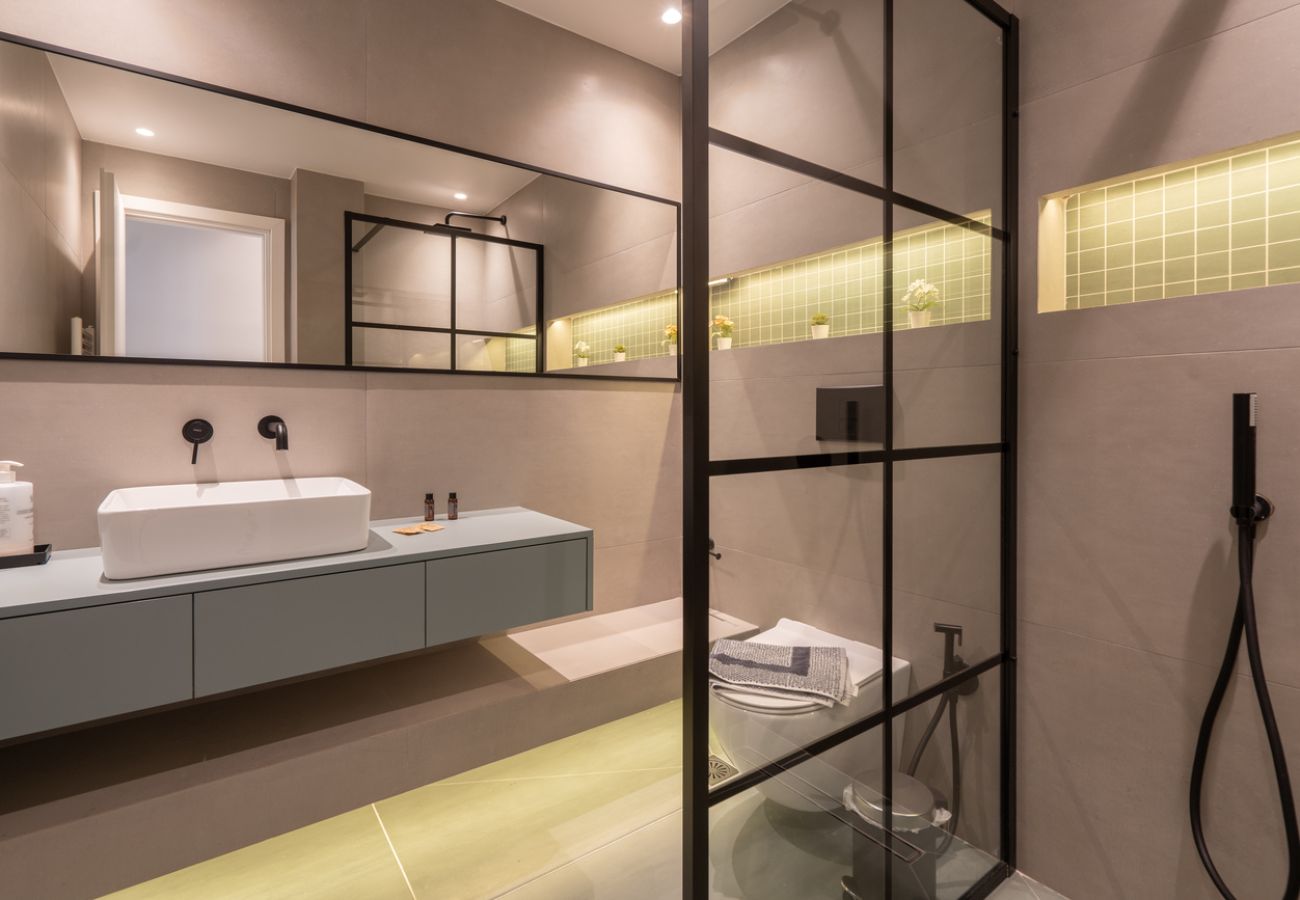 Apartment in Athens - LIV - Spacious Flat for Friends & Family