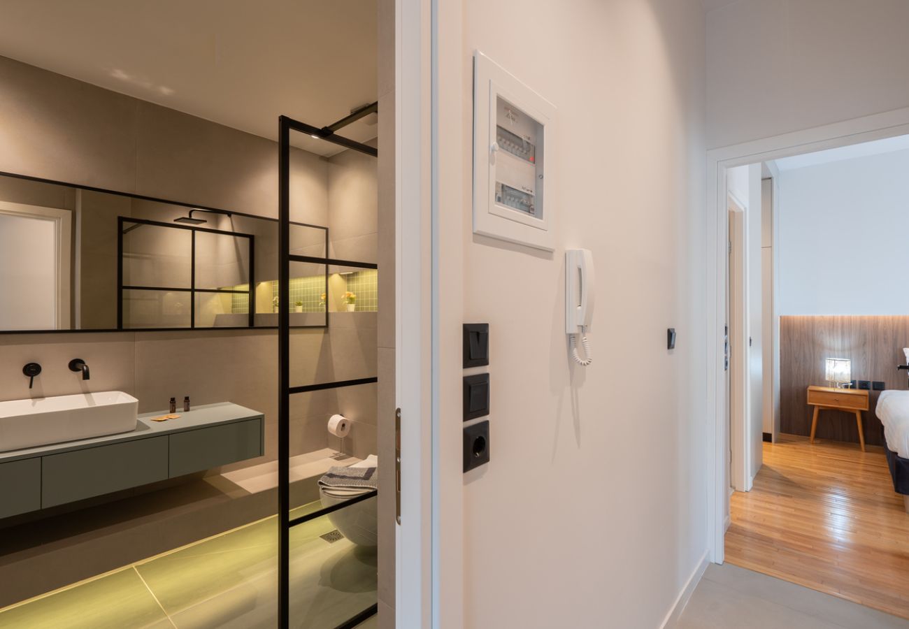 Apartment in Athens - LIV - Spacious Flat for Friends & Family