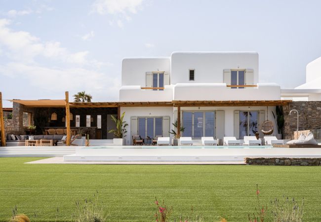 Villa in Mykonos - Luxury Mykonos Villa in Kalafatis Villa in Mykonos - Luxury Mykonos Villa in Kalafatis