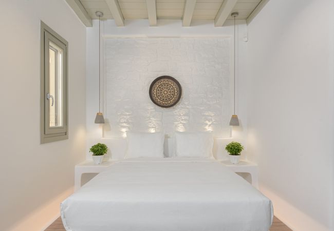 Villa in Mykonos - Luxury 5B Mykonos Villa in Kalafatis Villa in Mykonos - Luxury 5B Mykonos Villa in Kalafatis