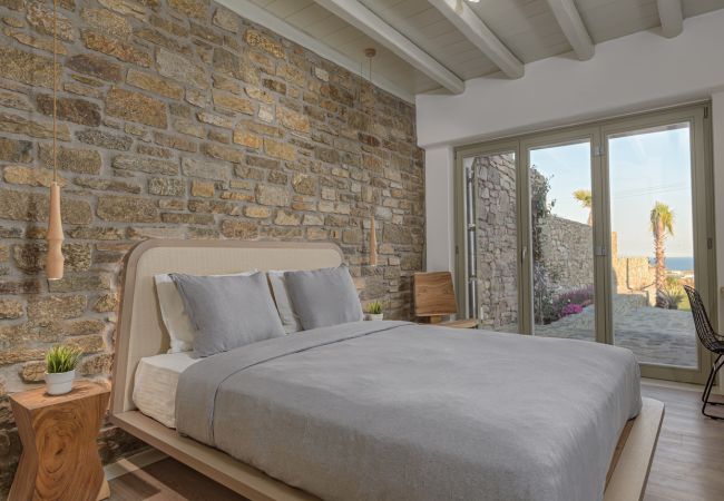 Villa in Mykonos - Luxury 5B Mykonos Villa in Kalafatis Villa in Mykonos - Luxury 5B Mykonos Villa in Kalafatis