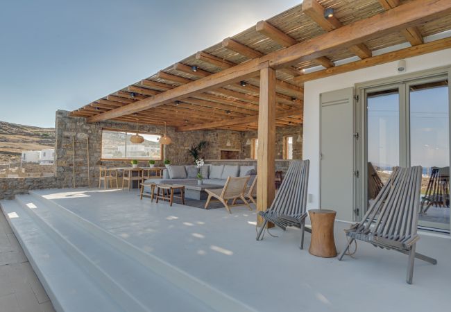Villa in Mykonos - Luxury 5B Mykonos Villa in Kalafatis Villa in Mykonos - Luxury 5B Mykonos Villa in Kalafatis