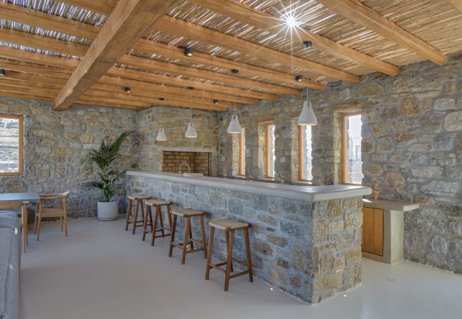 Villa in Mykonos - Luxury 5B Mykonos Villa in Kalafatis Villa in Mykonos - Luxury 5B Mykonos Villa in Kalafatis