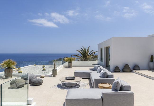 Villa in Mykonos - Luxury Mykonos 6 Bedroom Villa in Agios Lazaros Villa in Mykonos - Luxury Mykonos 6 Bedroom Villa in Agios Lazaros