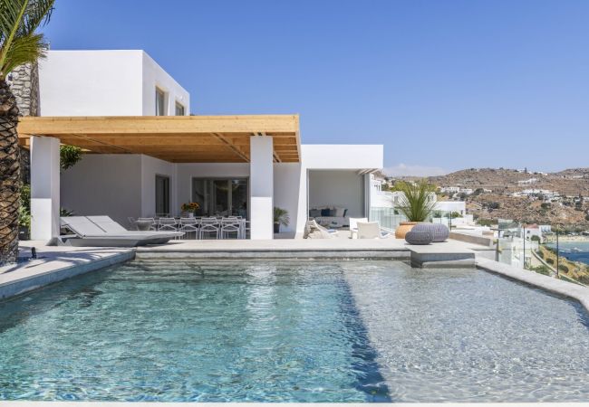 Villa in Mykonos - Luxury Mykonos 6 Bedroom Villa in Agios Lazaros Villa in Mykonos - Luxury Mykonos 6 Bedroom Villa in Agios Lazaros