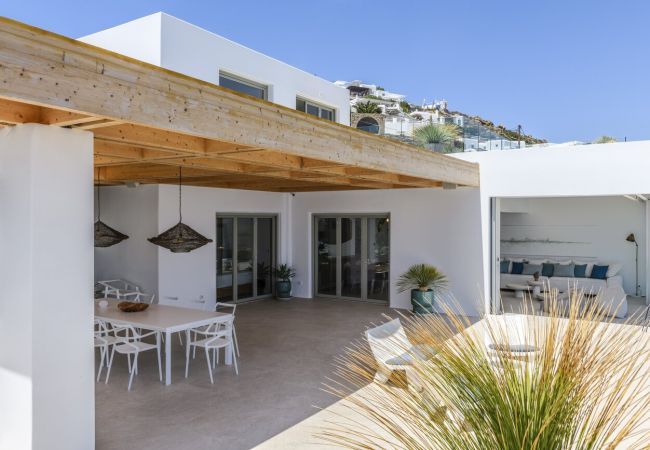 Villa in Mykonos - Luxury Mykonos 6 Bedroom Villa in Agios Lazaros Villa in Mykonos - Luxury Mykonos 6 Bedroom Villa in Agios Lazaros