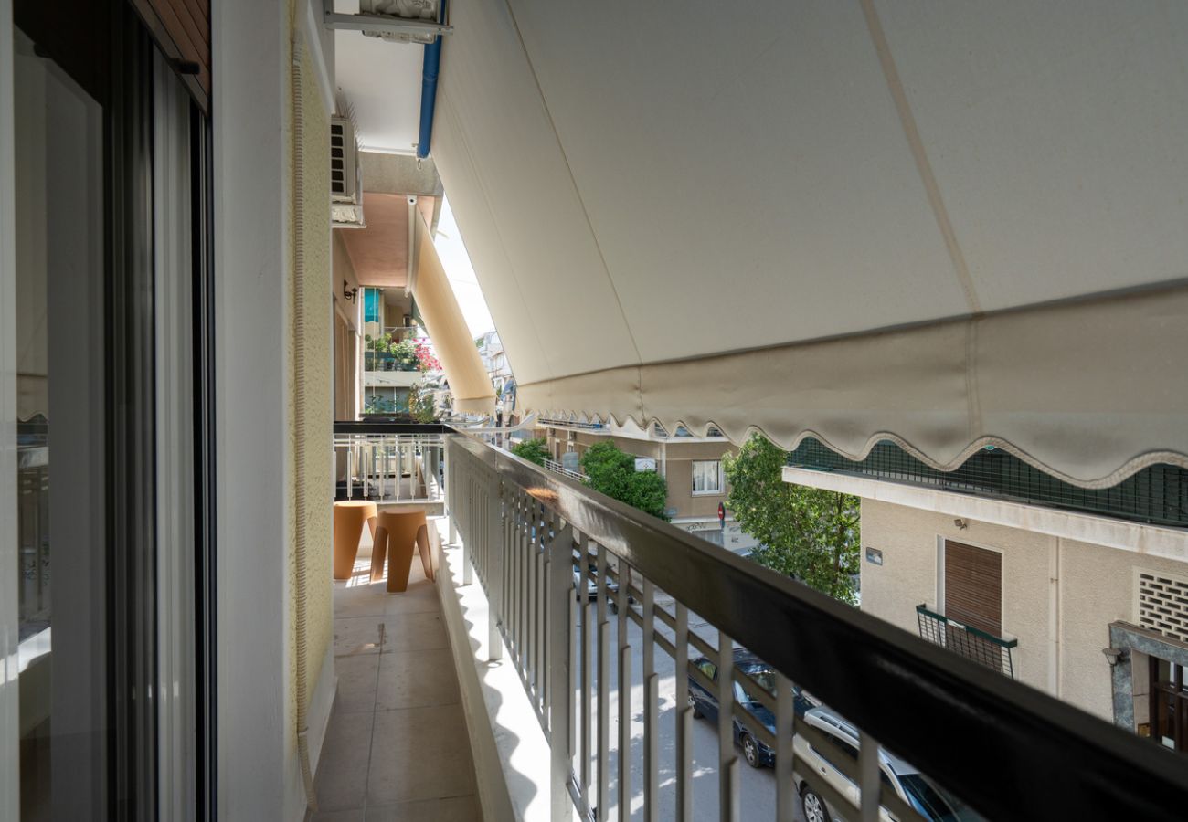 Apartment in Athens - LIV - Relaxing Pagrati Retreat in Athens