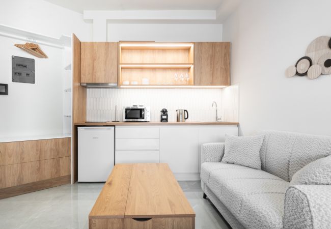 Studio in Athens - LIV - Comfortable Athens Studio S8-4A Studio in Athens - LIV - Comfortable Athens Studio S8-4A
