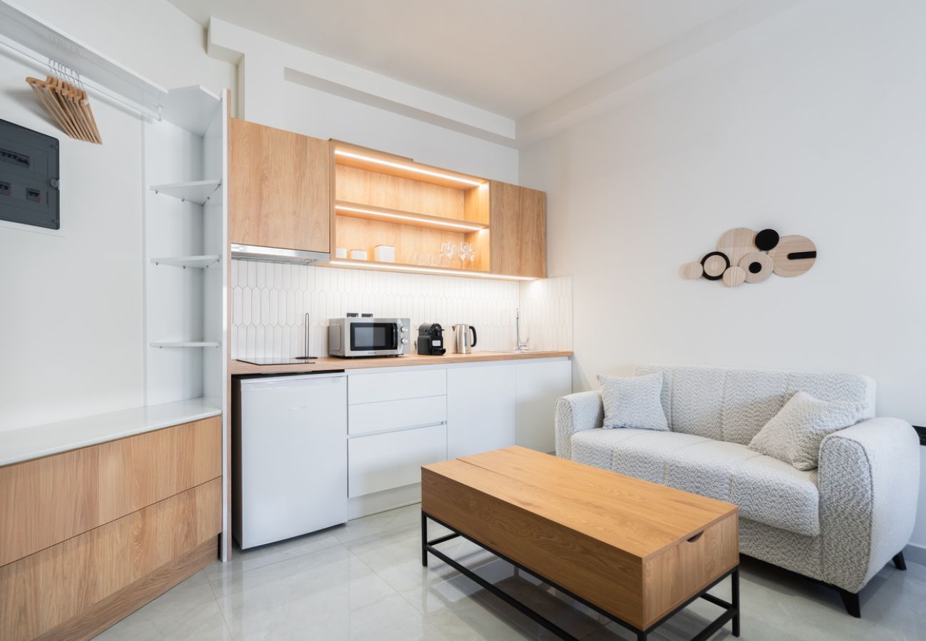 Studio in Athens - LIV - Prime Central Athens Studio S8-4A