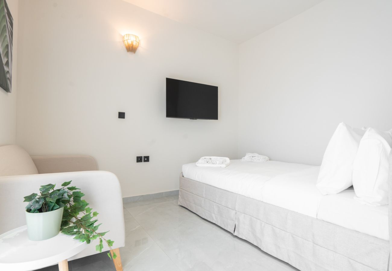 Studio in Athens - LIV - Prime Central Athens Studio S8-3C