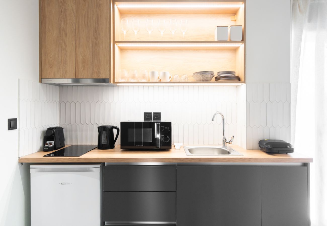 Studio in Athens - LIV - Prime Central Athens Studio S8-3C