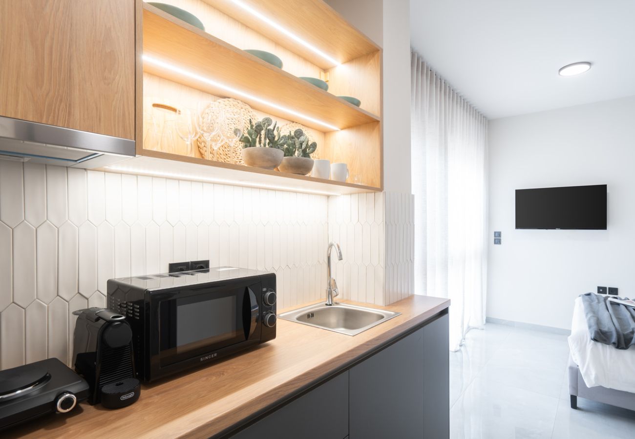 Studio in Athens - LIV - Prime Central Athens Studio S8-1C