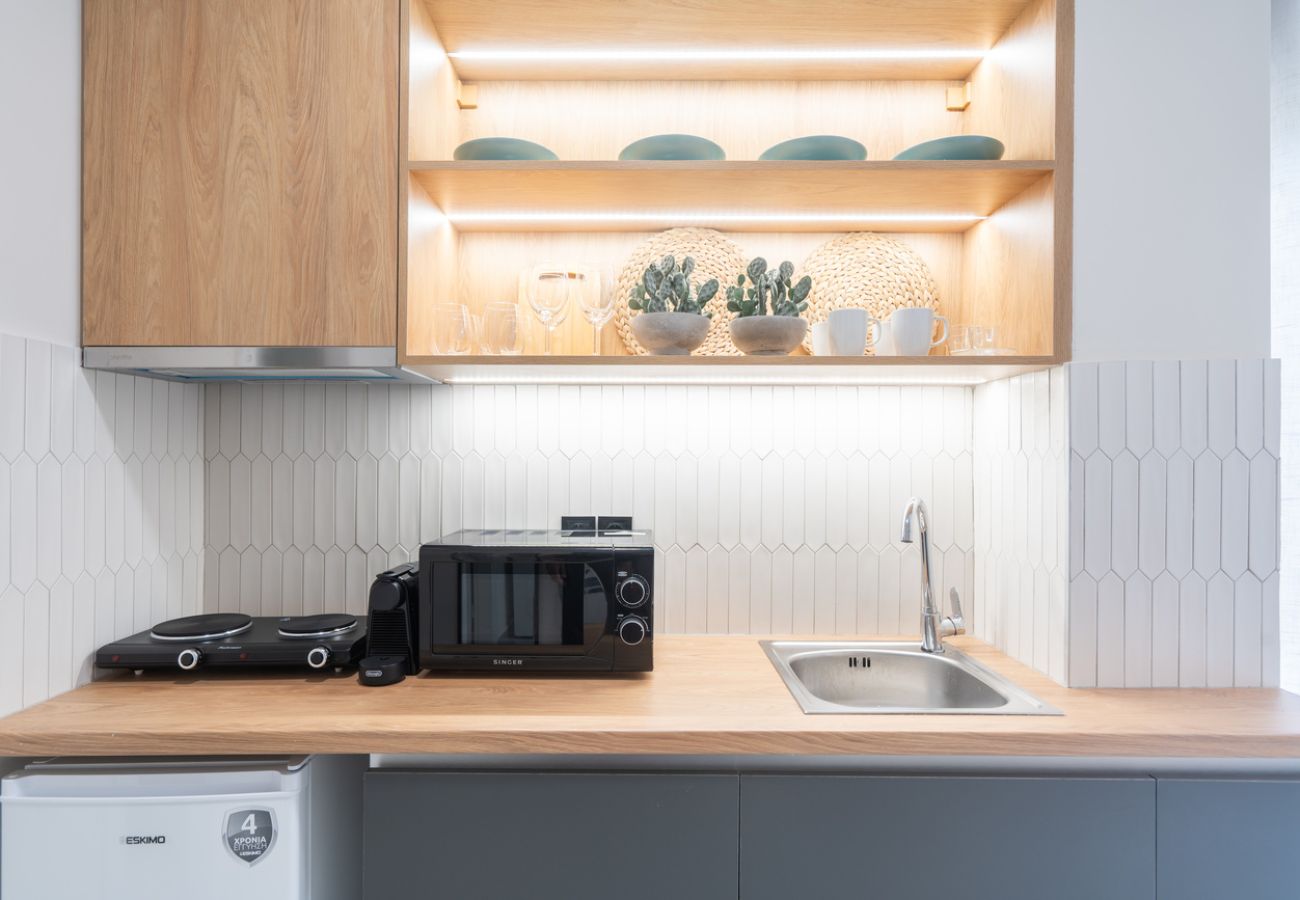 Studio in Athens - LIV - Prime Central Athens Studio S8-1C