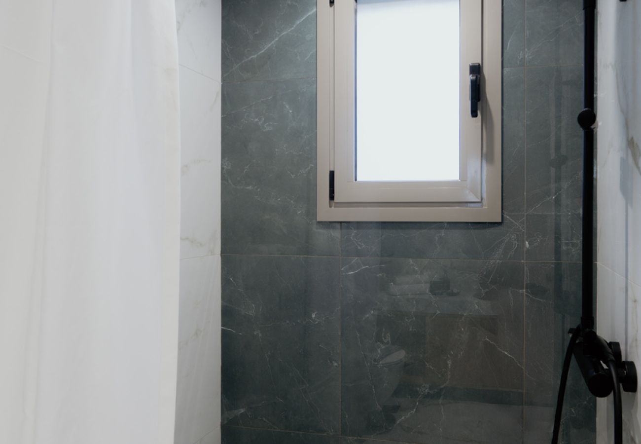 Studio in Athens - LIV - Comfortable Athens Studio S8-2C