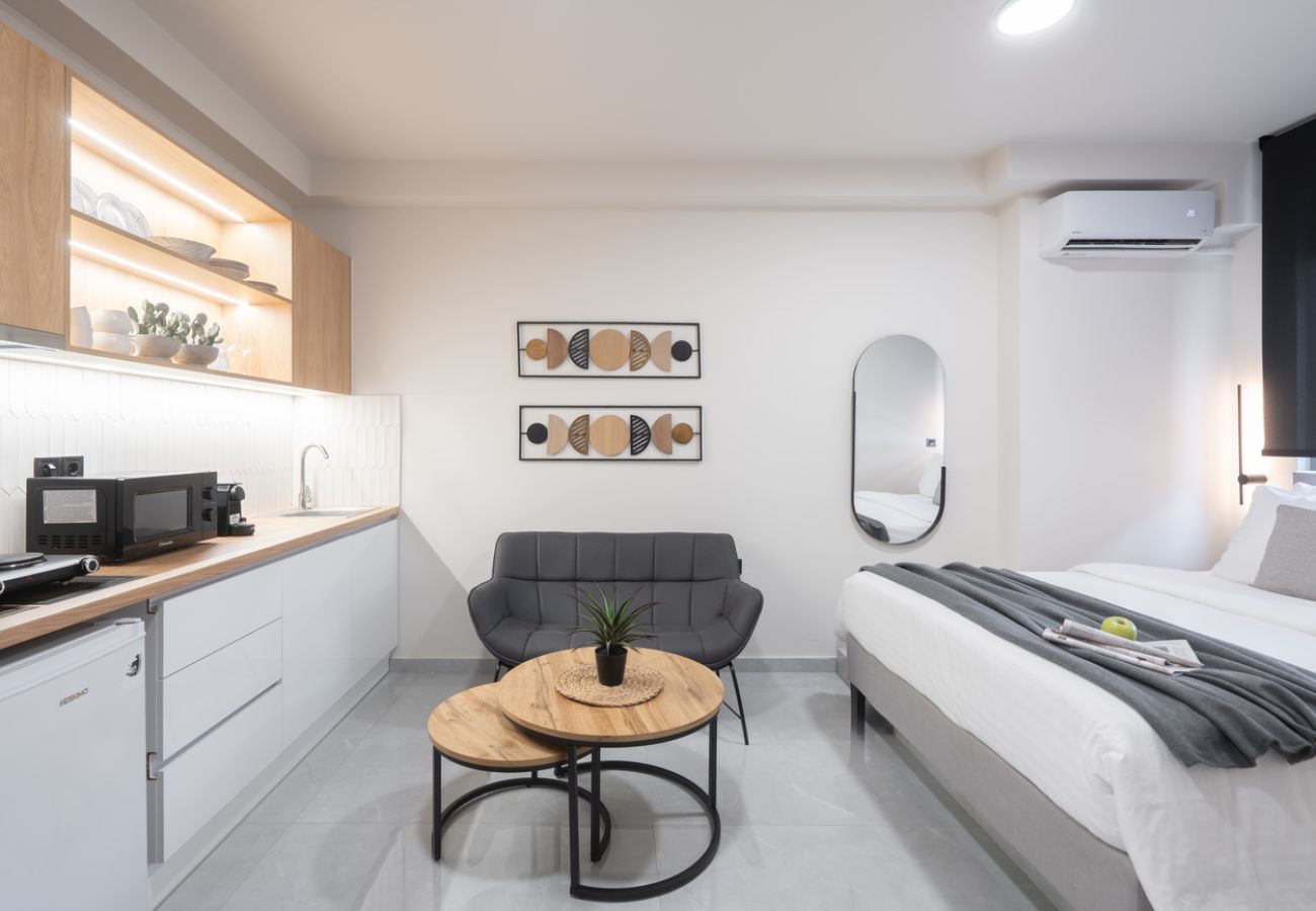 Studio in Athens - LIV - Prime Central Athens Studio S8-2A