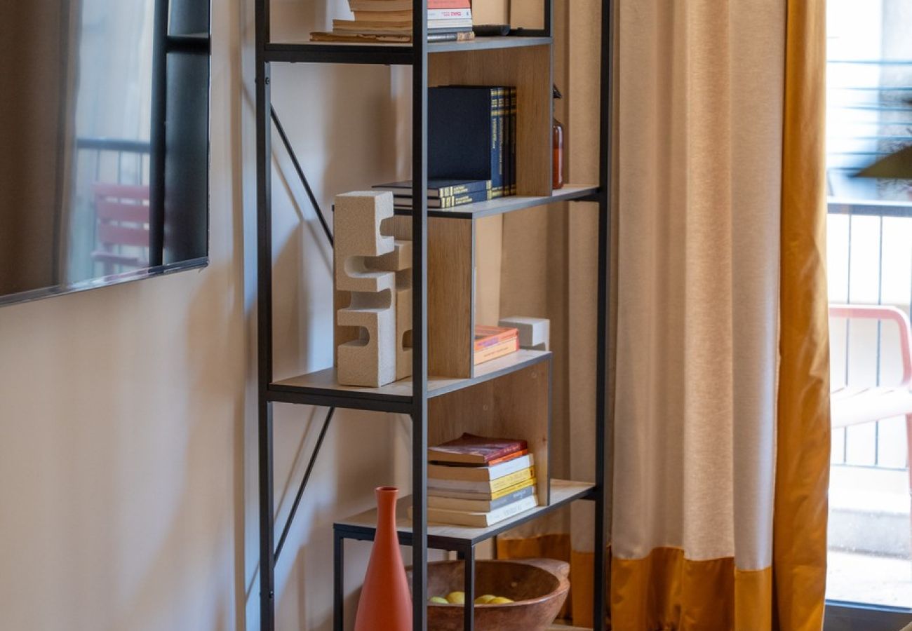 Apartment in Athens - LIV - Upscale Athenian Apartment 2A