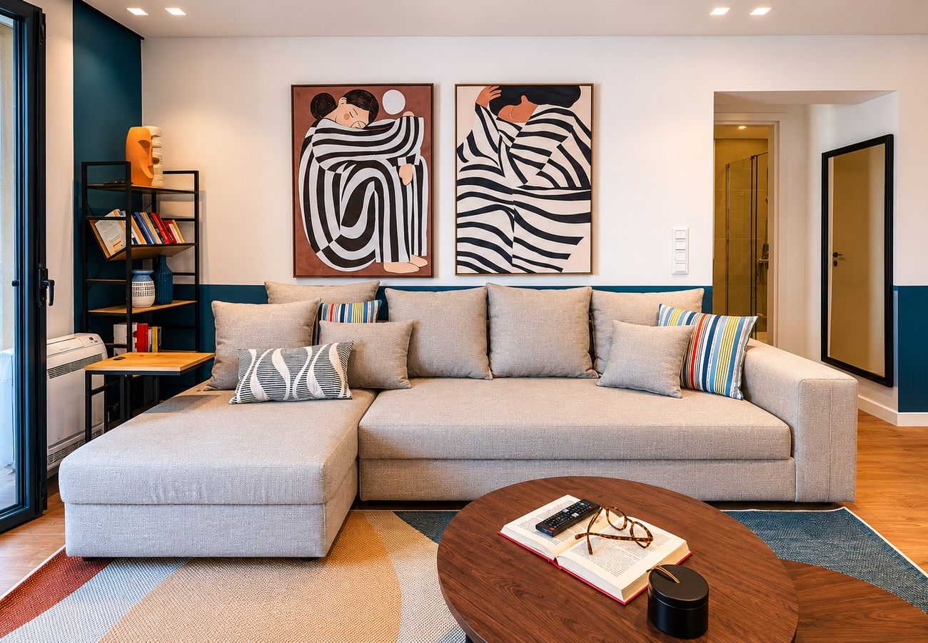 Apartment in Athens - LIV - Upscale Athenian Apartment 4B